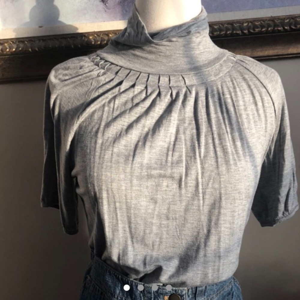 Gathered gray mock neck shirt